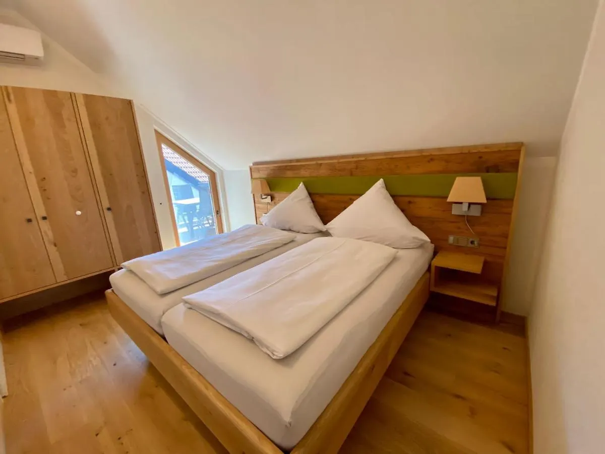 Gut Schwarz-N Hof Ferienwohnungen Bad Griesbach  Apartment Bad Griesbach (Bavaria)