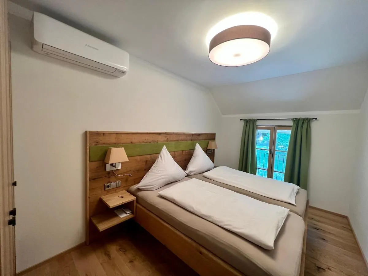 Gut Schwarz-N Hof Ferienwohnungen Bad Griesbach  Apartment Bad Griesbach (Bavaria)