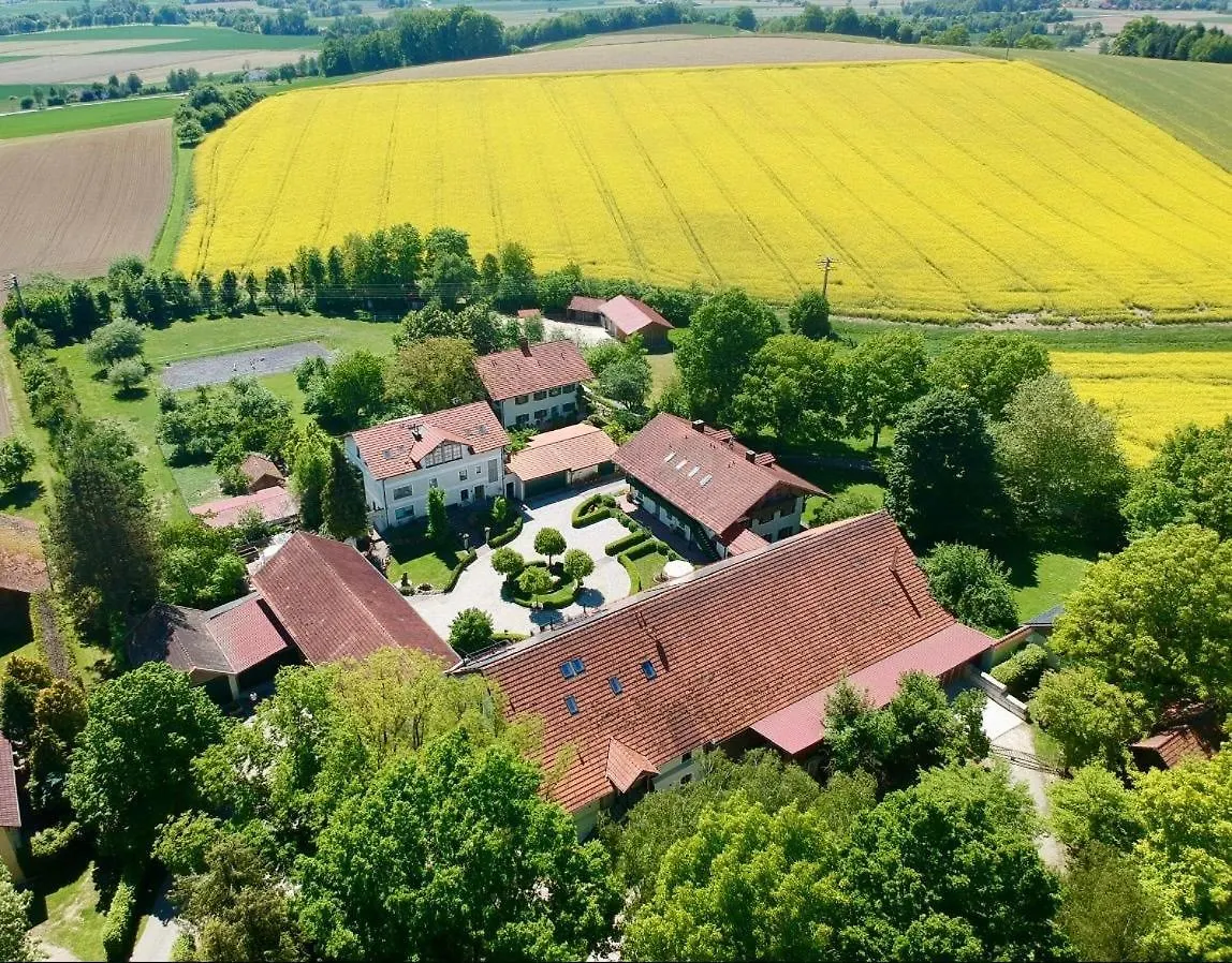 Gut Schwarz-N Hof Ferienwohnungen Bad Griesbach  Apartment Bad Griesbach (Bavaria)